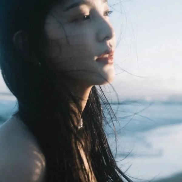 星际迷航：比基尼战神